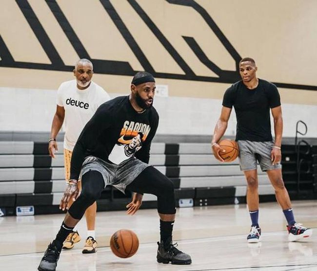 莫雷托：米兰没想签拉莫斯；富勒姆在考虑买断丘库埃泽（莫雷托：米兰无意引进拉莫斯；富勒姆评估买断丘库埃泽）