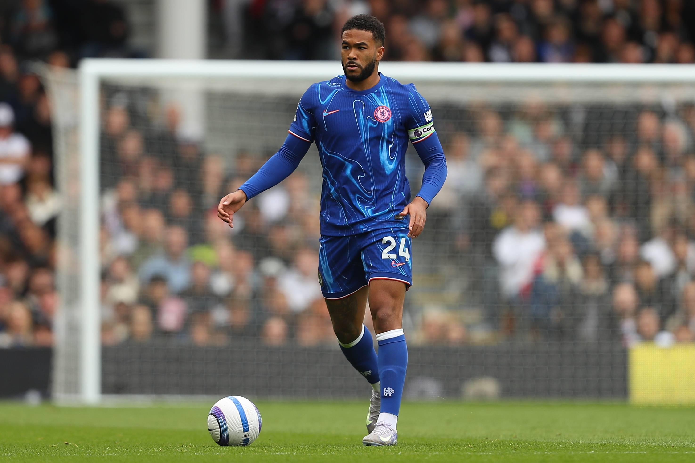 2025／26赛季英超：北伐狂飙！ 切尔西四轮不败暂升第二，恐怖火力剑指冠军（2025／26英超风云：切尔西四轮不败升至次席，火力爆棚冲击冠军）