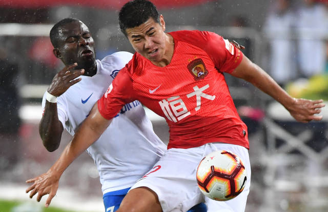 2-1，25岁英格兰国脚一剑封喉，率队2连胜反超切尔西，逼近前三（2-1！25岁英格兰国脚绝杀助队取两连胜，反超切尔西直逼前三）