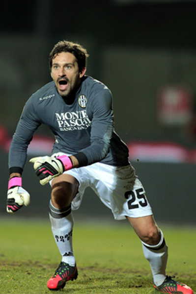 邮报：布拉德利有望出战利兹联，弗林蓬将在本月中旬复出（邮报：布拉德利或出战利兹联，弗林蓬预计本月中旬回归）