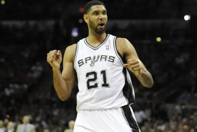 尼克斯背靠背挑战76人，唐斯&哈特强势回归（尼克斯连续作战迎战76人，唐斯与哈特火线复出）