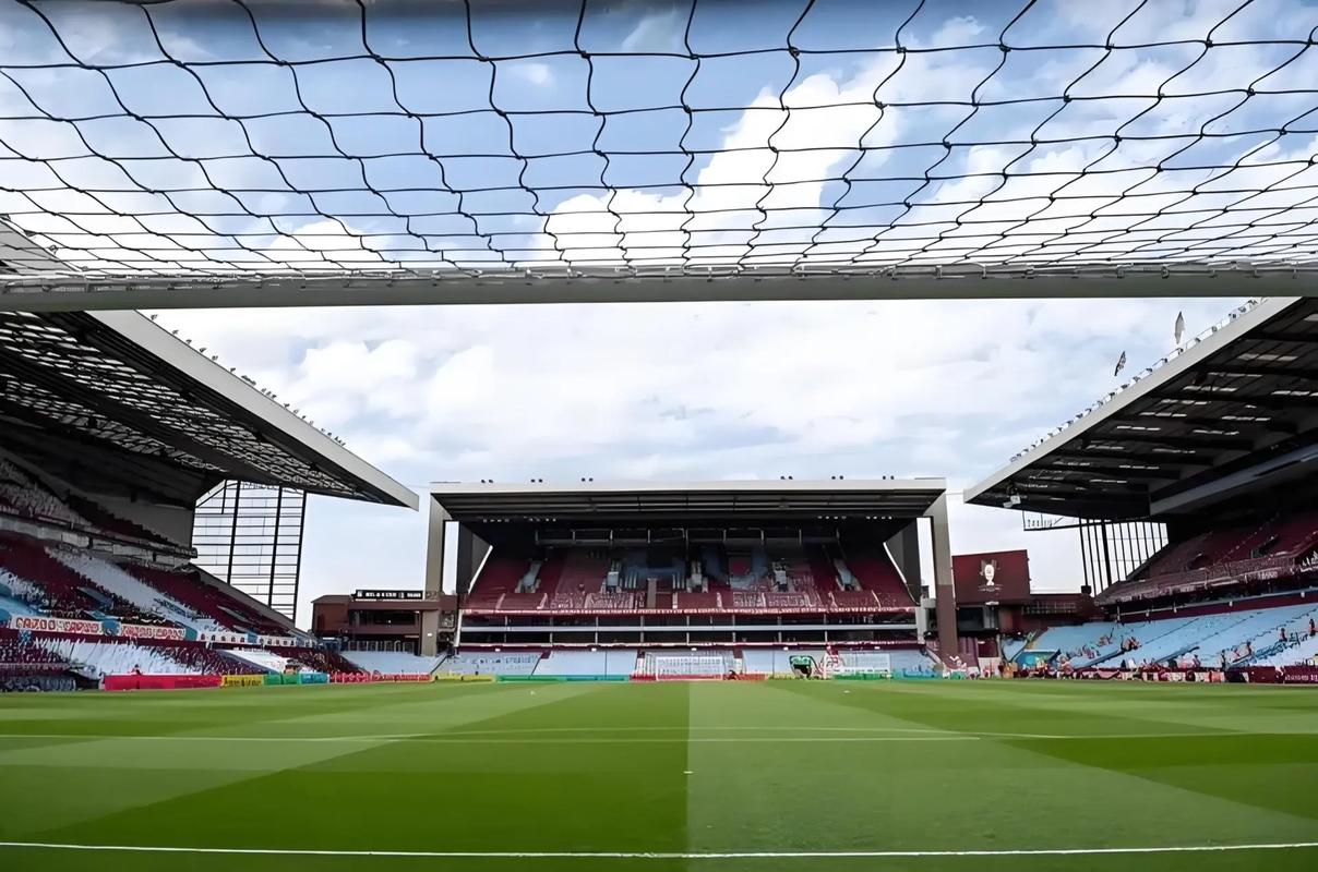 斯基拉：如果得不到斯帕莱蒂的重用，若昂-马里奥将要求转会（斯基拉：若无斯帕莱蒂重用，若昂-马里奥将申请转会）