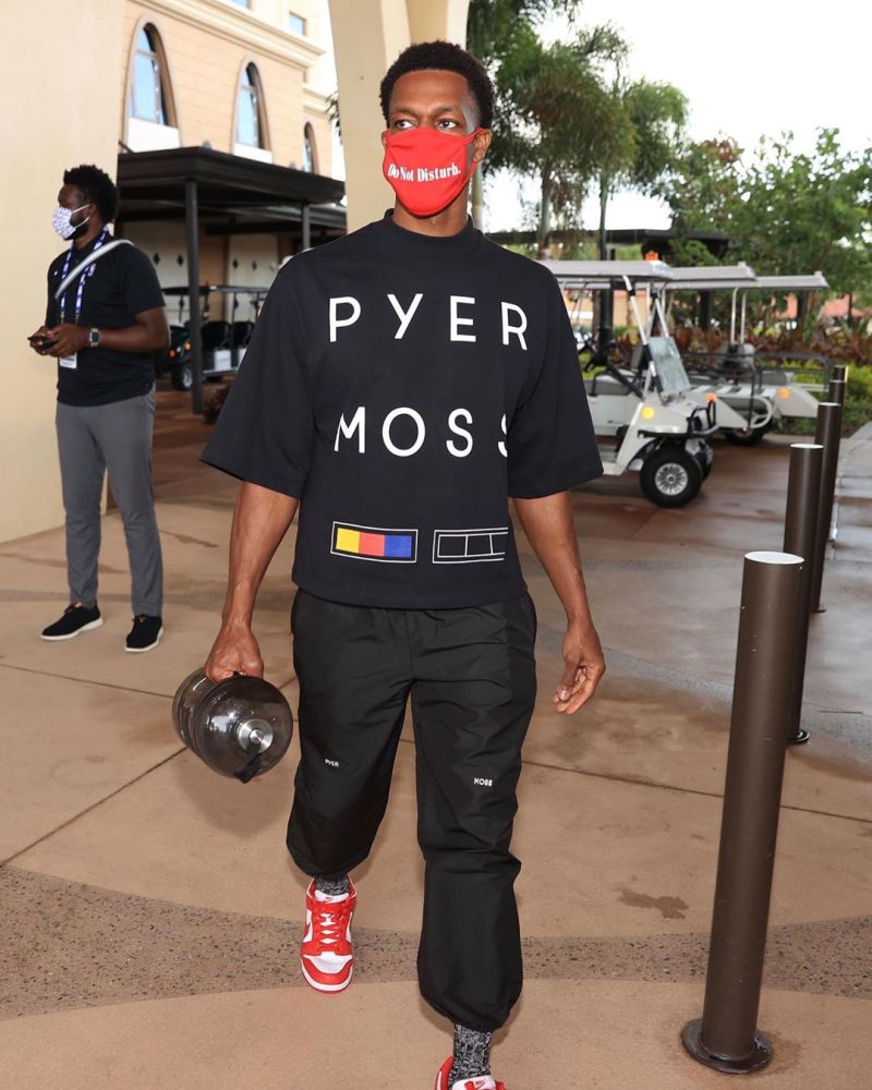 新任纽约市长是阿森纳球迷，采访中热情提及斯奎拉奇和沙马赫（纽约新市长自称阿森纳球迷，受访时热情谈起斯奎拉奇与沙马赫）