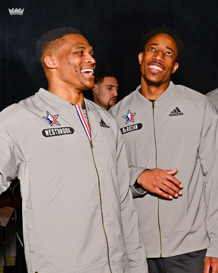 广西女孩超强球技燃爆全场（广西女生神级球技点燃全场）